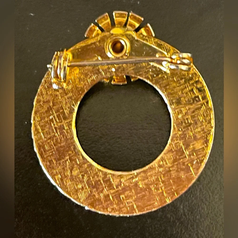 🔴Vintage Garnet and Gold Circle Brooch - Picture 5 of 9